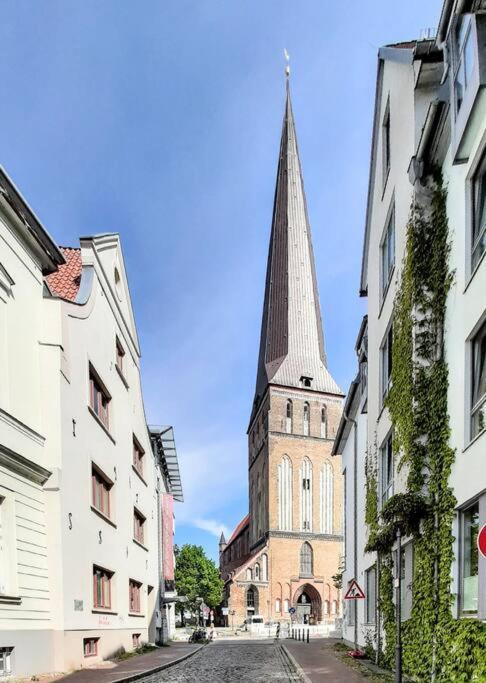 Ueber Den Daechern Der Altstadt Rostock Eksteriør billede